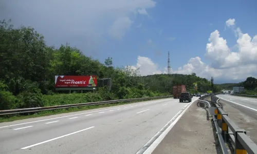 Di Lebuhraya Selatan KM 248.7 (NB) - Perak