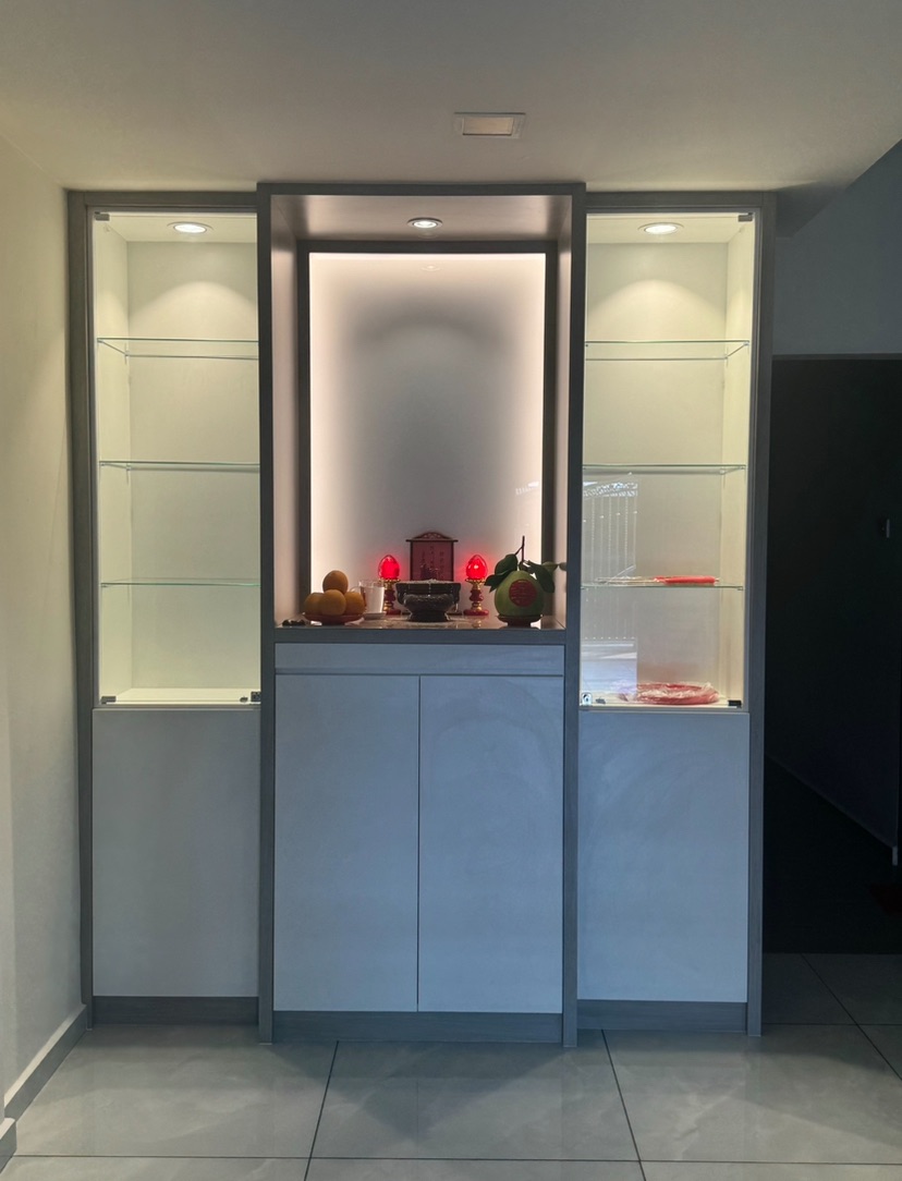 LAMINATED ALTAR CABINET | LIVING AT KLANG | PANDAMARAN | SENTOSA
