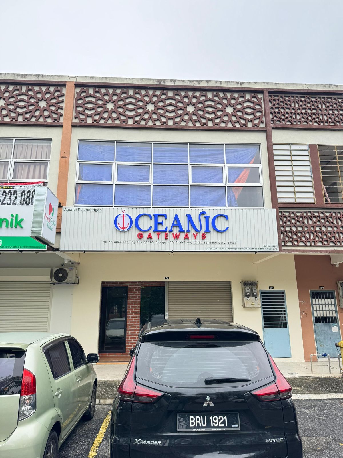 AGENSI PELANCONGAN SIGNBOARD - 3D LED FRONLIT + ALUMINIUM CEILING PANEL AT SHAH ALAM, SELANGOR