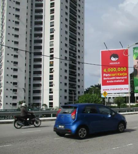 Di Persimpangan Jalan Utara / Jalan 11/2 Berhampiran Kondominium Ehsan Ria, Petaling Jaya - Selangor