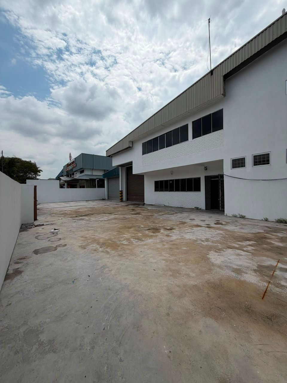 Taman Perindustrian Cemerlang,  Ulu Tiram @1.5 Sty Semi-D Factory FOR RENT