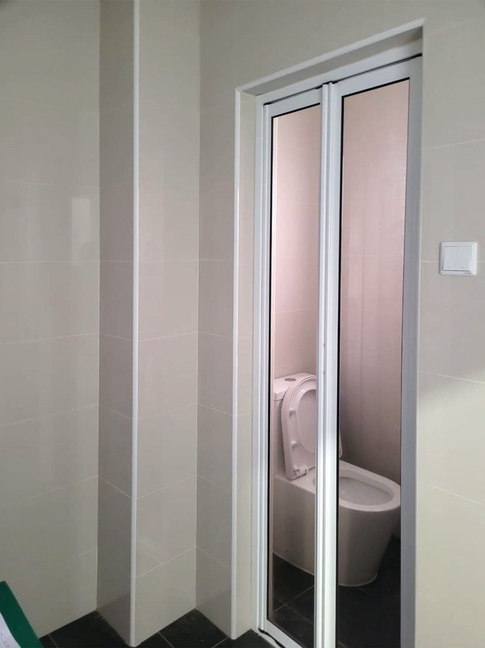 Bi-Fold Glass Door by Homenet @ PJ 260705TU