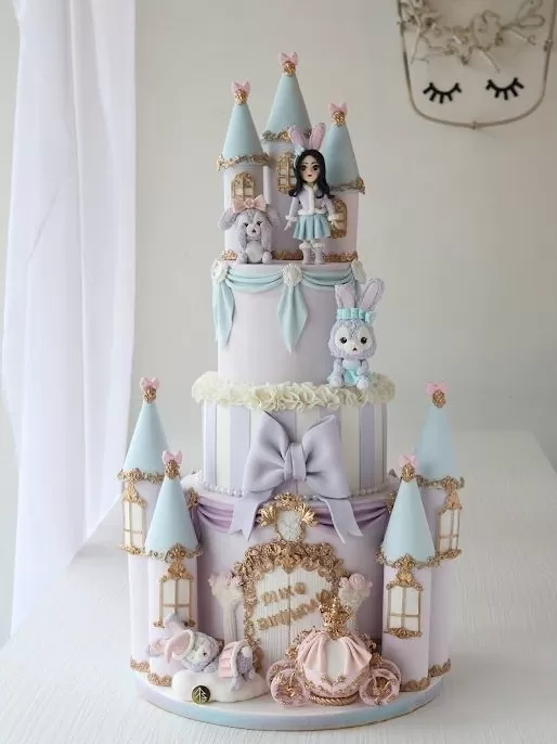 Stella Lou Castle Cake