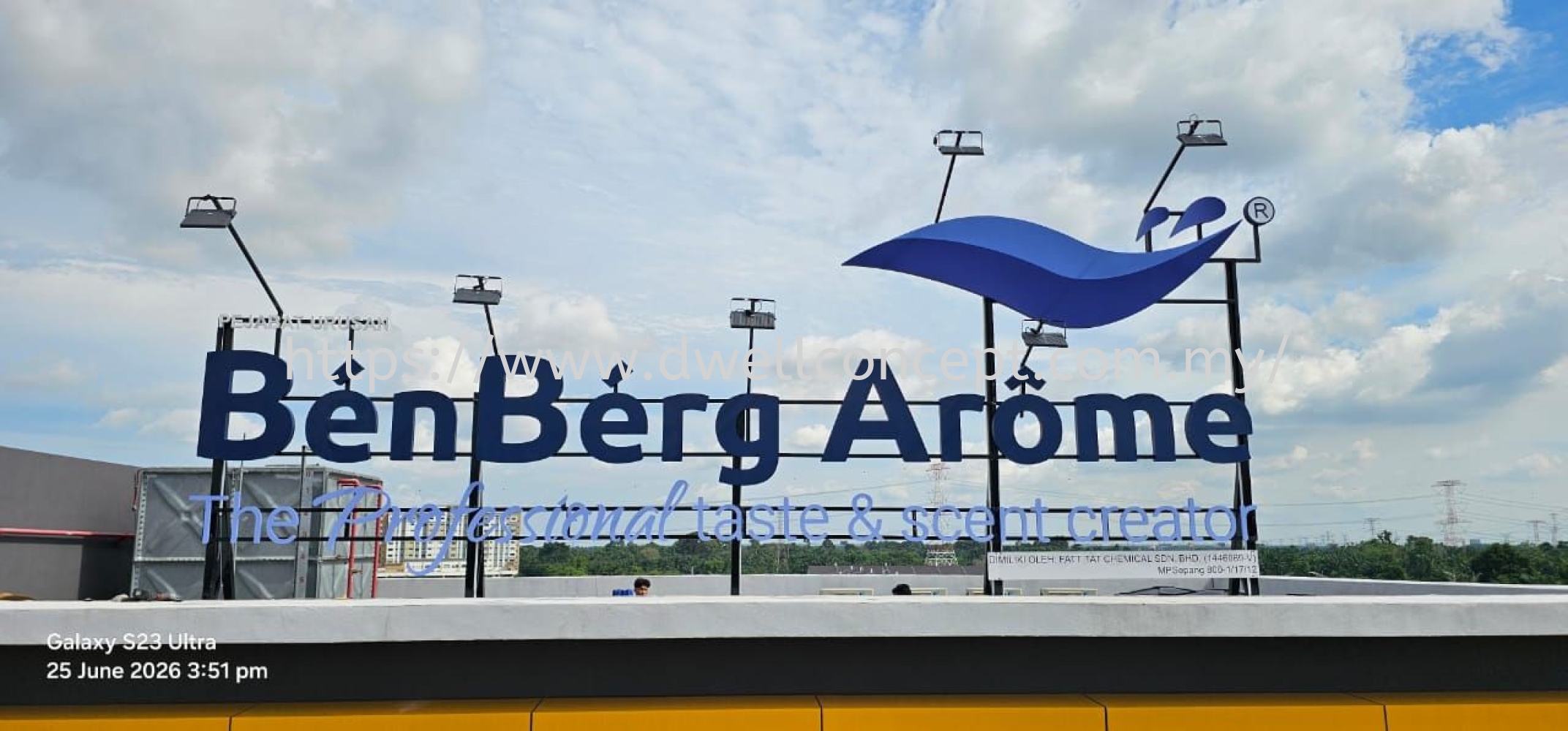 BENBERG AROME OUTDOOR ALUMINIUM BOX-UP SIGNBOARD INSTALLATION AT SEPANG.