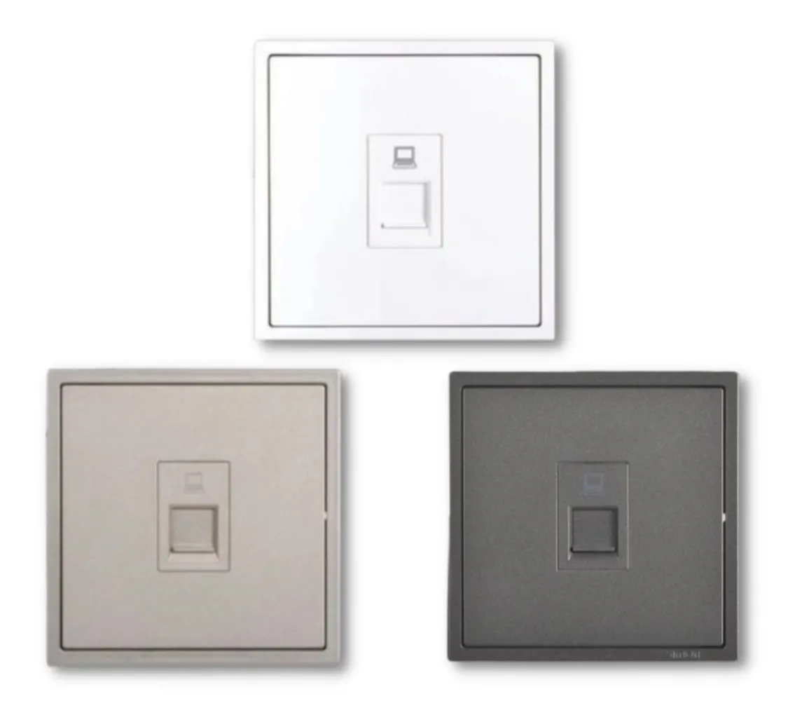 Simon Switch i7 705218/705618 1 Gang Data Outlet (RJ45) [CAT5E/CAT6] [MATT WHITE/GOLDEN CHAMPAGNE/GRAPHITE BLACK]