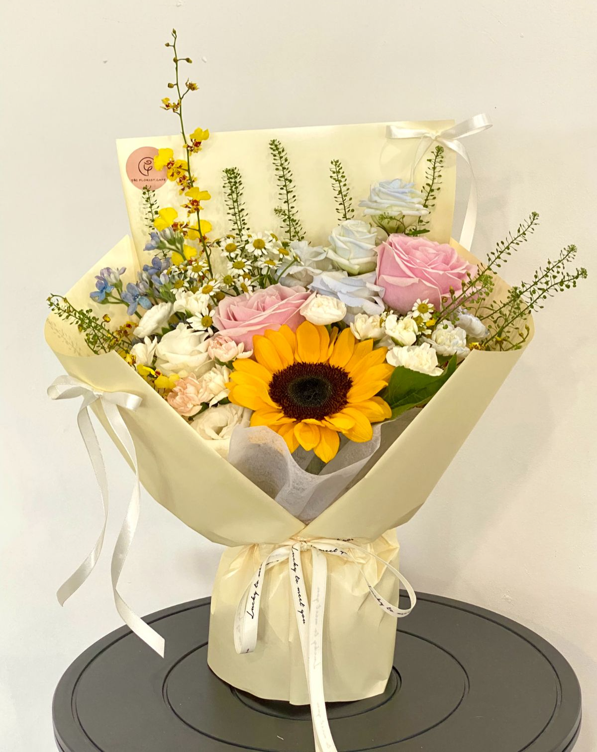 Garden Mix Premium Fresh Flowers Bouquet (M)