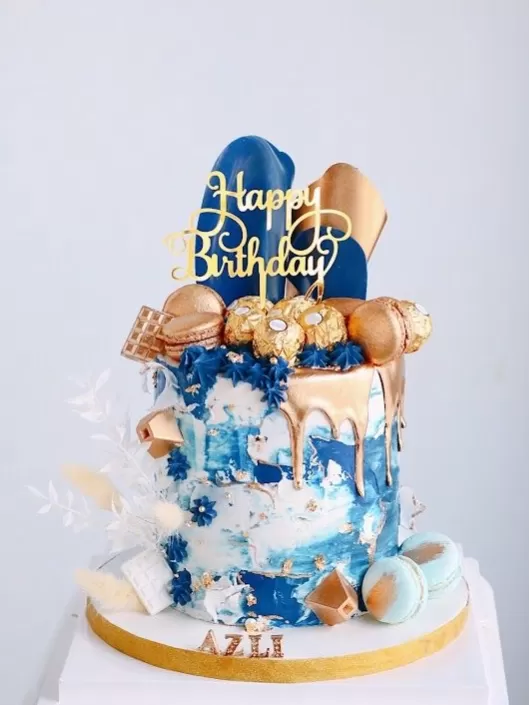 Blue Marble Gold Cake