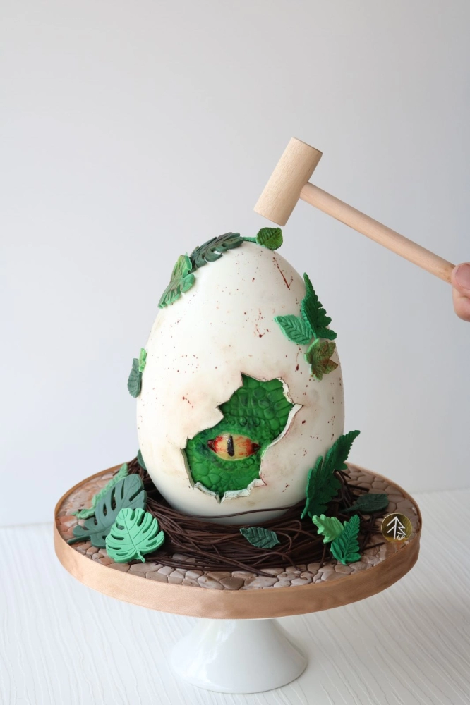 Dinosaur Egg Chocolate Pinata