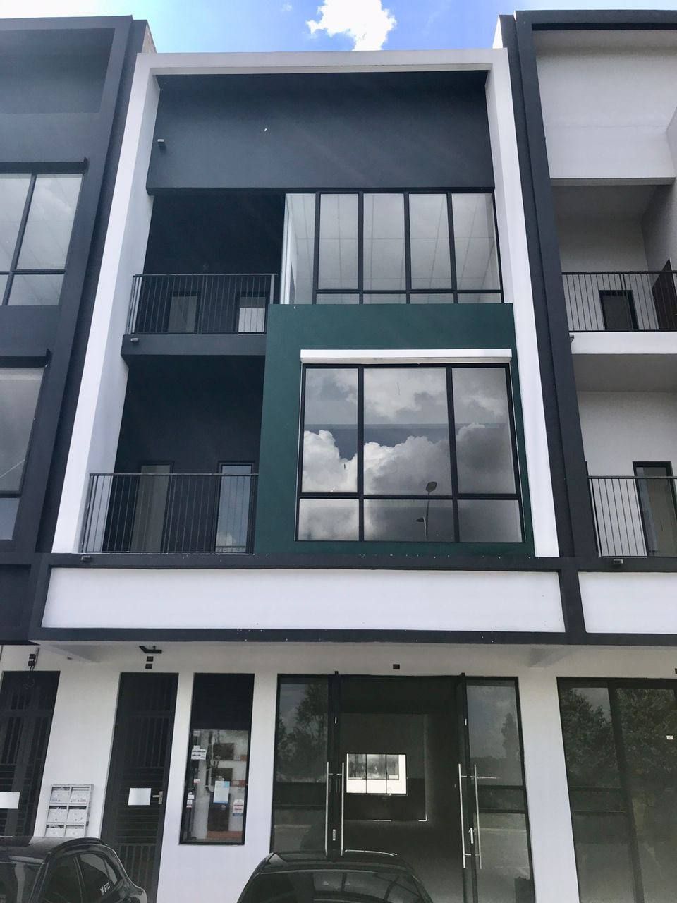 Jalan Jaya Putra 7, Taman JP Perdana @  3 Storey Shop Lot FOR SALE