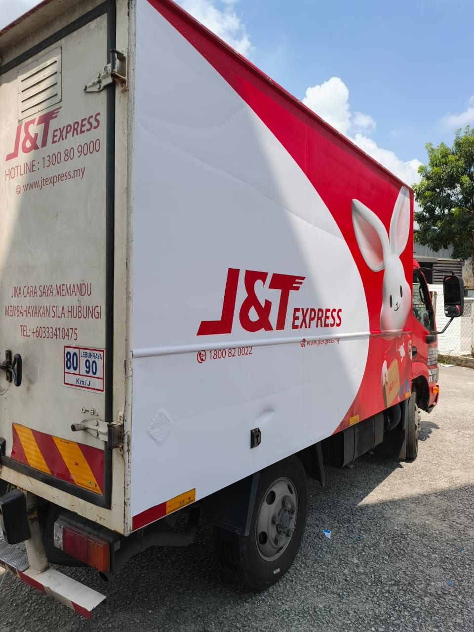 LORRY & TRUCK BRANDING STICKER