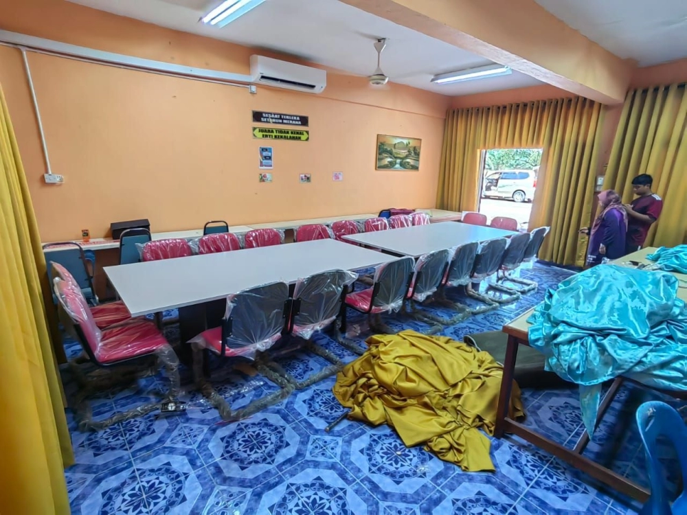 Office Meeting Table for 20 People | Visitor Meeting Chair | Deliver to Sekolah | Penang | Kulim Lunas | Kepala Batas | Sungai Petani | Ipoh | Slim River | Tanjung Malim | Teluk Intan | Shah Alam | Johor Bahru