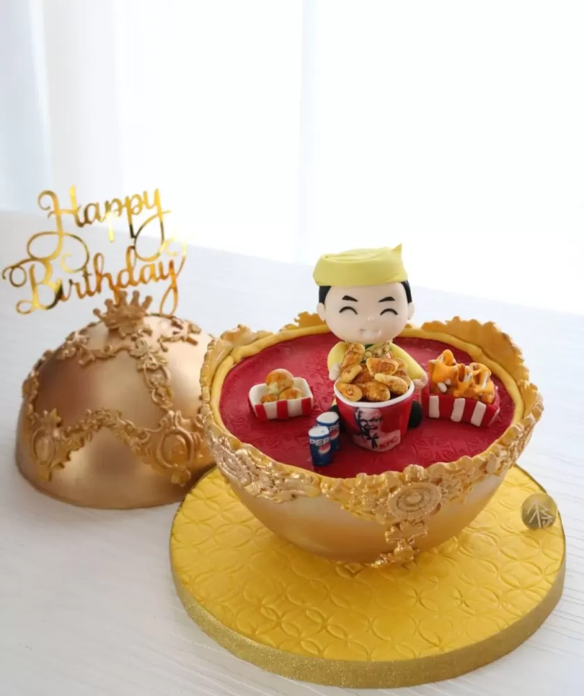 King Majesty Chocolate Pinata Cake