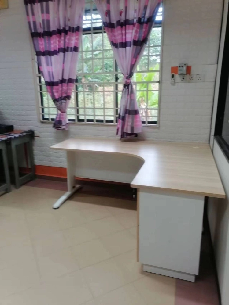 L Shape Executive Manager Office Table | Meja Guru Pejabat Bentuk L | Office Chair Medium Back | Kerusi Pejabat Beroda Cikgu | Modern 3 Seater Office Sofa | Office Furniture | Penang | KL | Perak | Kedah | Pahang | Perlis | Melaka | 