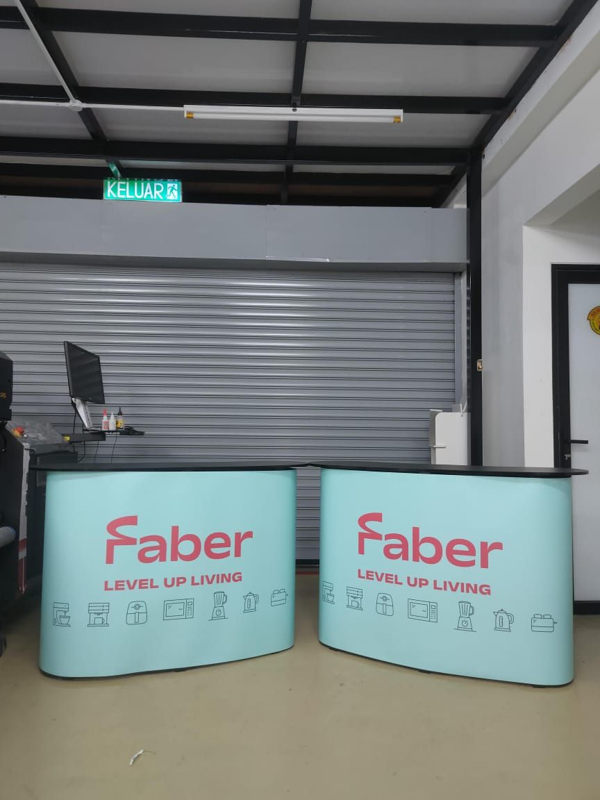Pop-up Display Table