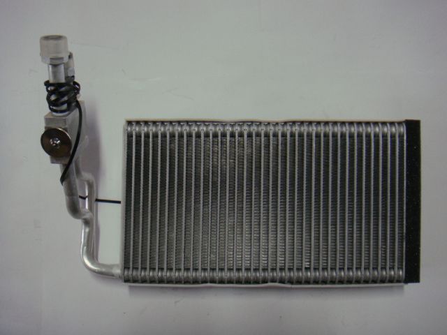 for Howo Sinotruck 50T PF R134a c/w valve (C) [SWJ-CZ-211]