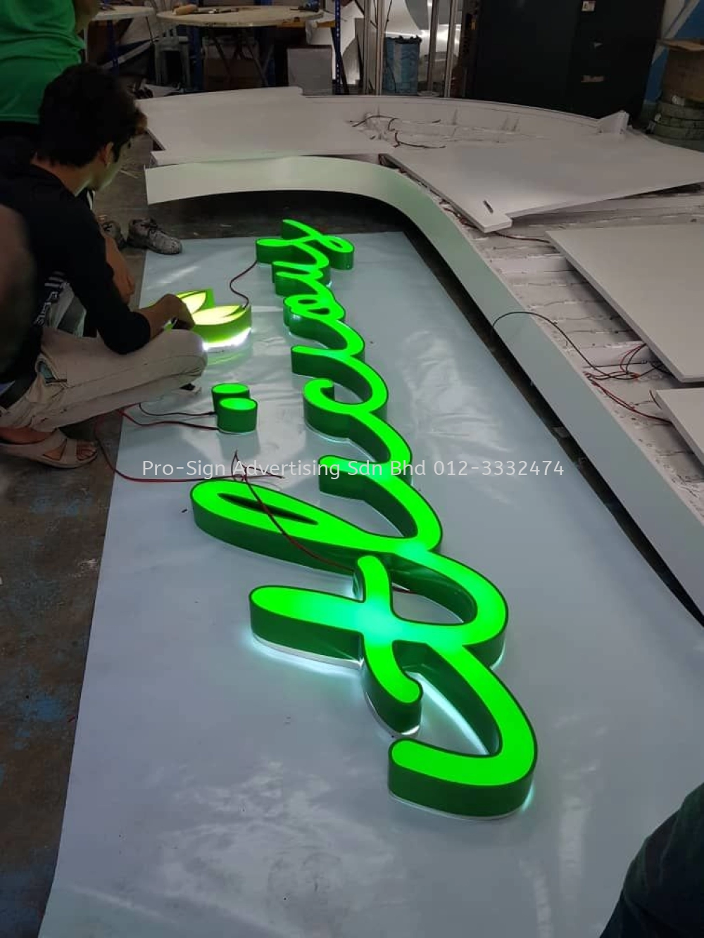 3D BOX UP LETTERING FRONT LIT