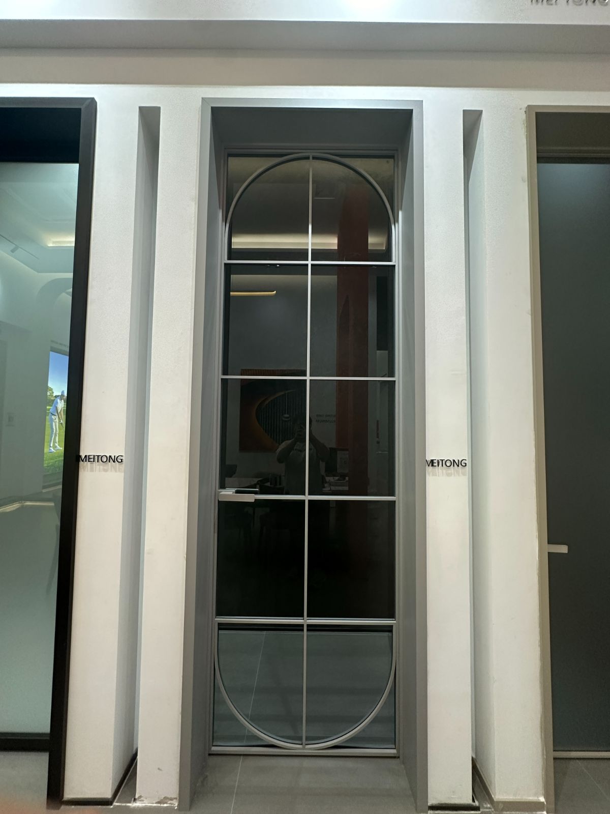 Hinged Door & Royal Technology Doors And Windows Co., Ltd.