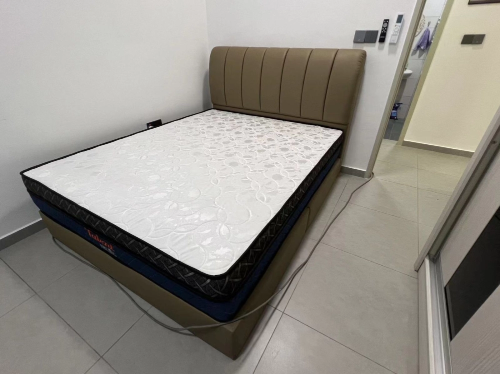 Homestay Queen Size Bedframe | Queen Size Mattress | Sliding Door 8 x 8 ft Bedroom Wardrobe | Bedroom Furniture Store | Kedai Perabot Tilam Katil Penang 