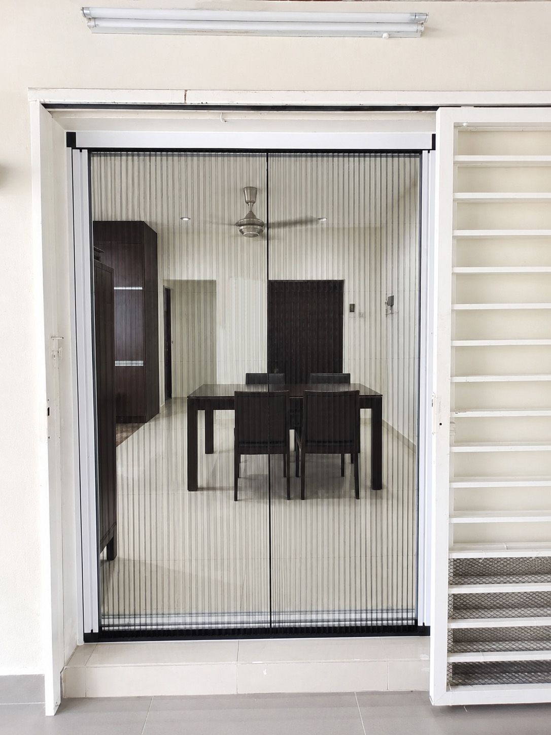 Ultra low Tracking Insect Screen @ Subang Jaya