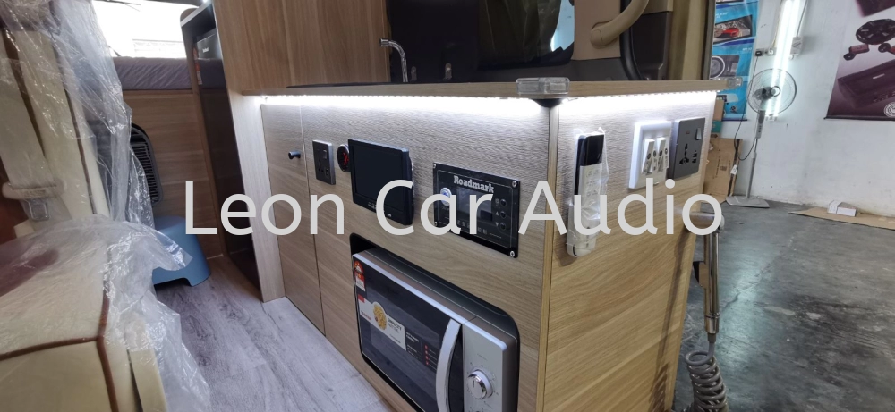 Cam Foton Hiace 2.5 Turbo Diesel Campervan - Thai Design 