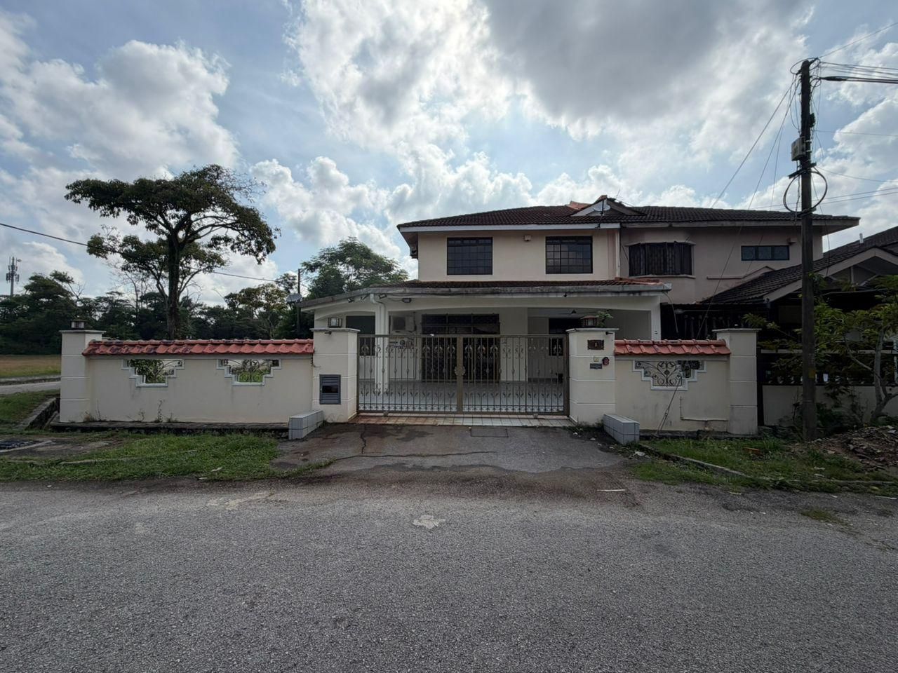 [FOR SALES] Taman Daya Double Storey Terrace Corner House 5bed Renovated Johor Bahru