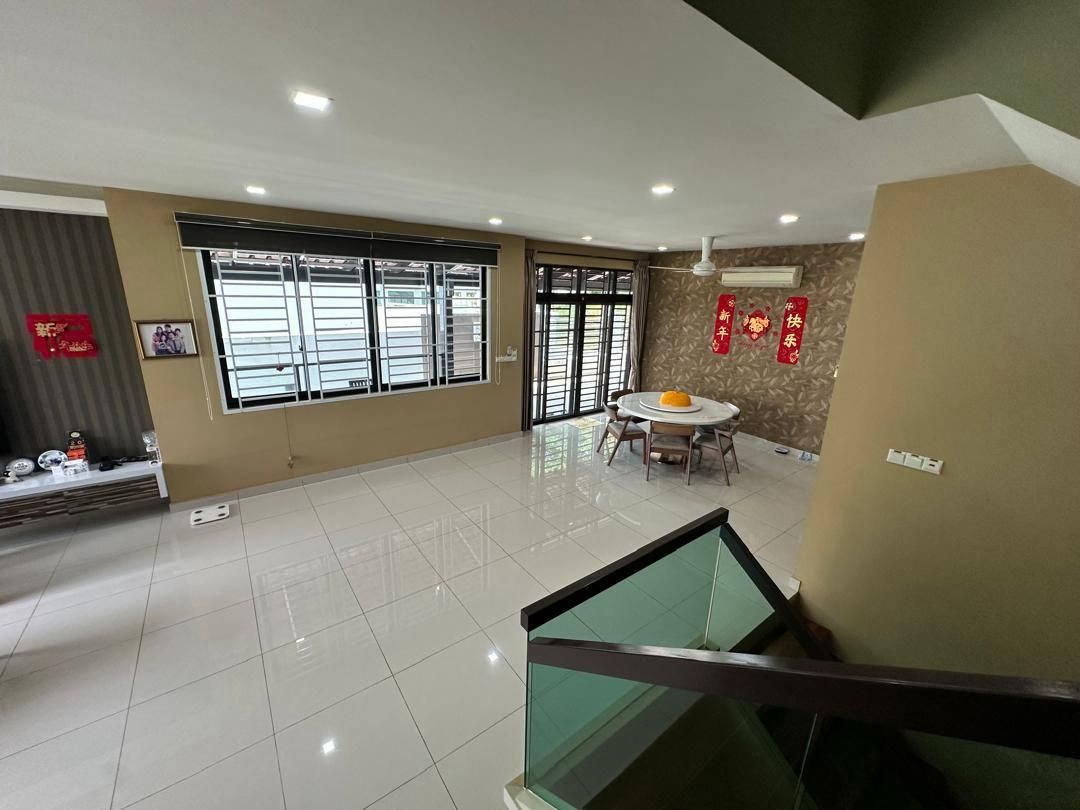 Rare Golf View Semi-Detached Home in Horizon Hills Golf East