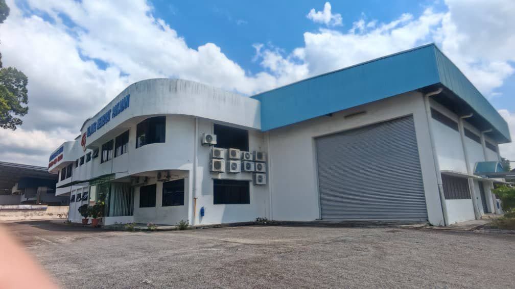 Taman Industri Jaya,  Skudai @ 1.5 Storey Semi D Factory FOR RENT