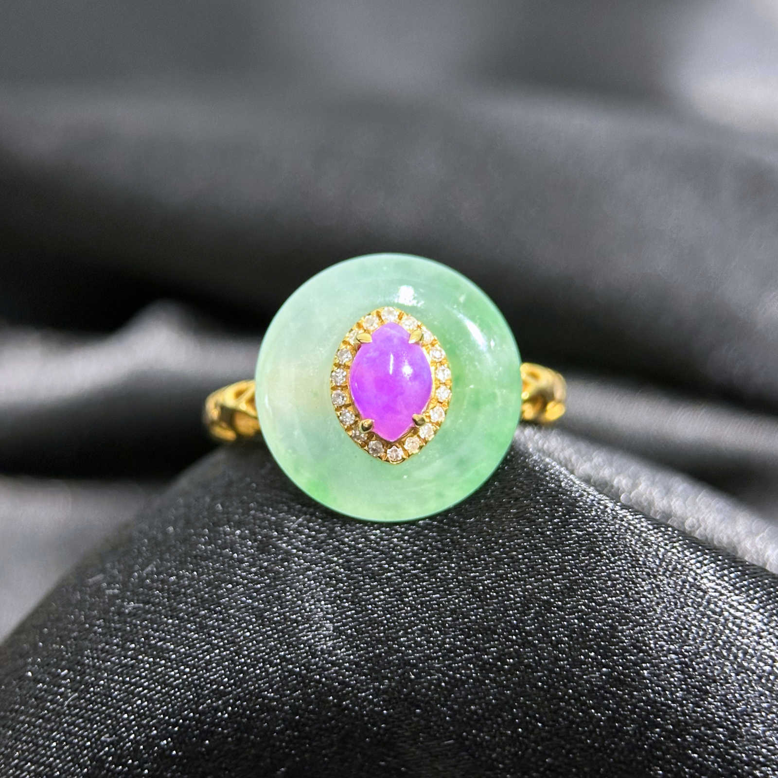 18K Gold Purple Jadeite Ring
