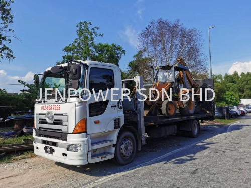 Efficient Self Loader Rental for Seamless Backhoe Loader Delivery