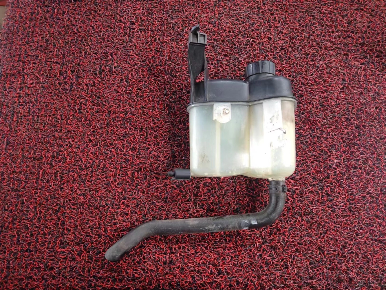 MERCEDES BENZ A266 WATER PUMP TANK