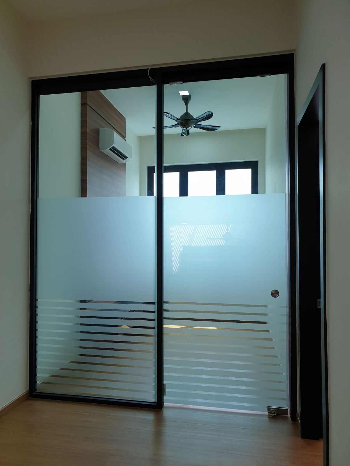 Sliding Door