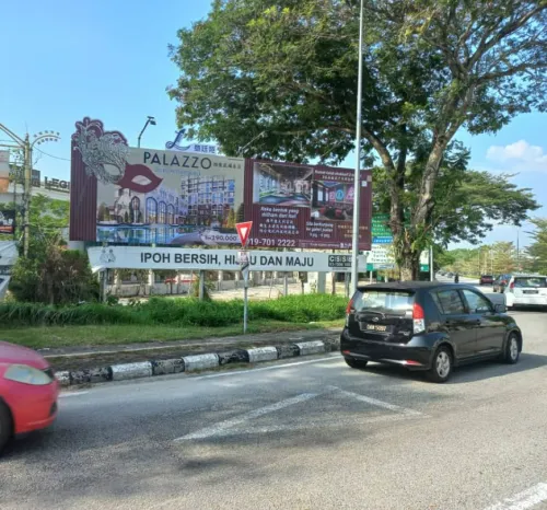 Di Persimpangan Jalan Raja Dihilir, Ipoh