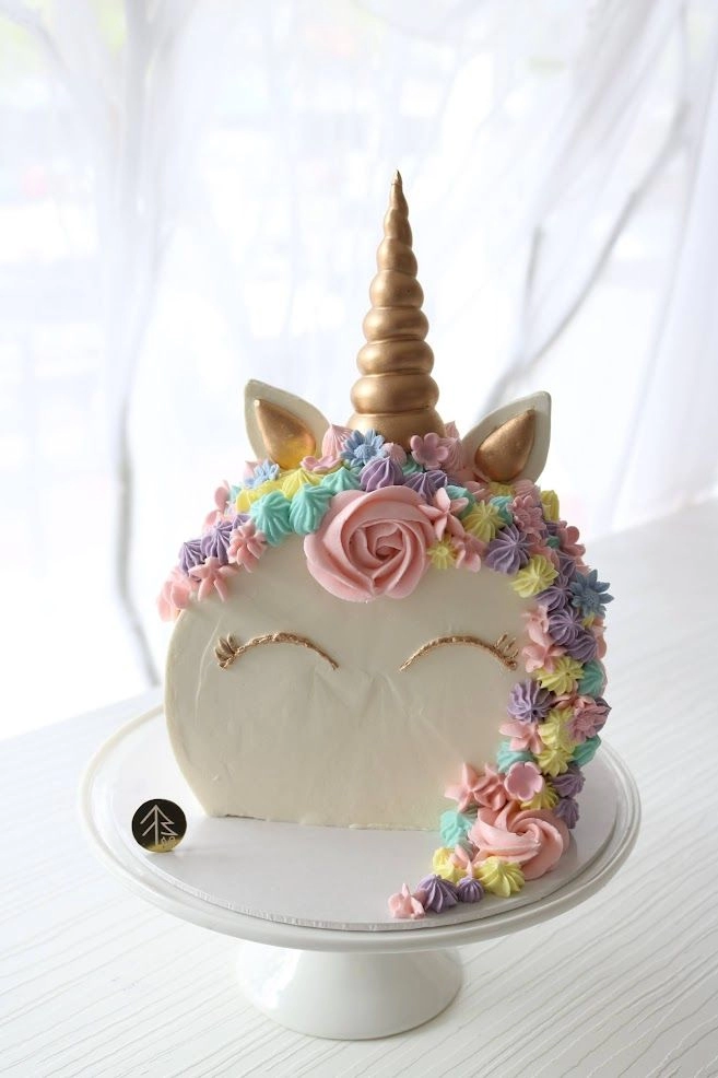 Half Round Unicorn Cake 