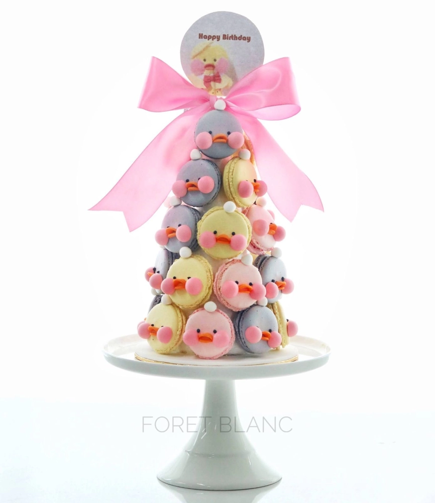 Fan Fan Duck Macaron Tower