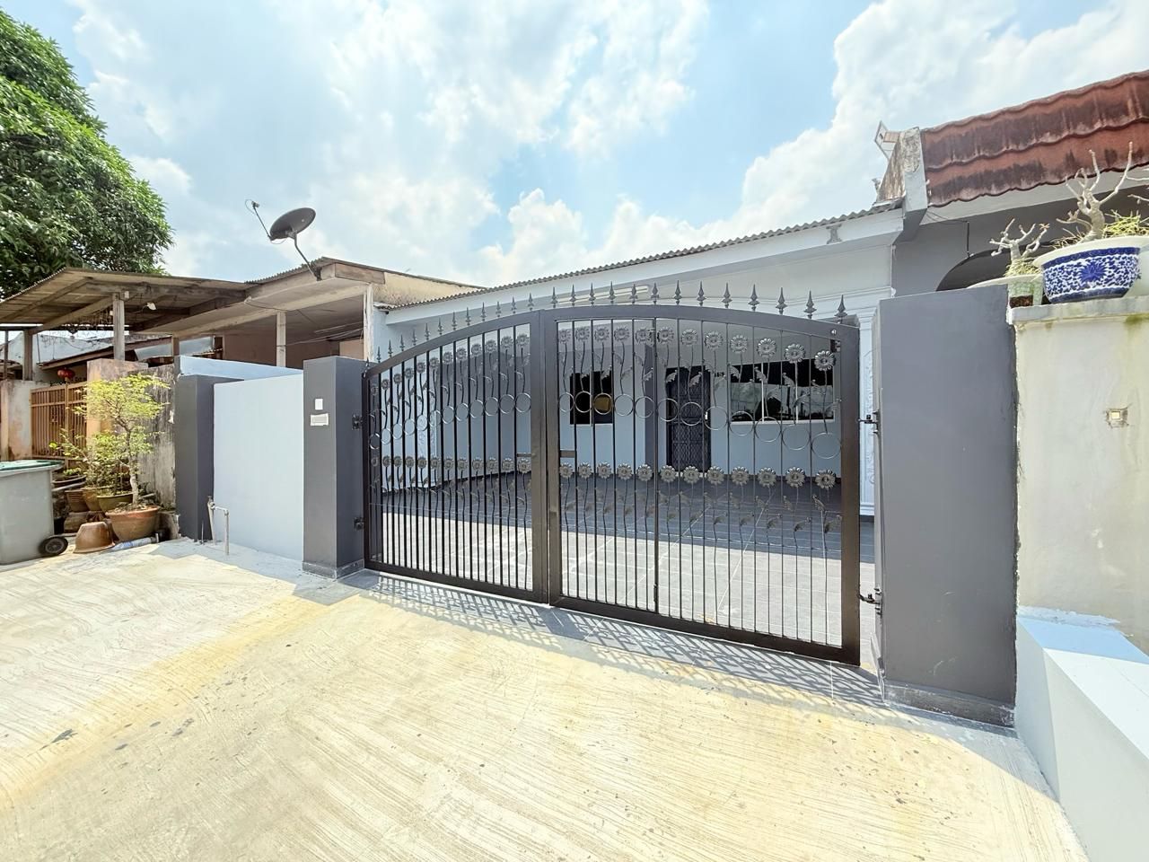 [FOR SALES] Taman Ungku Tun Aminah Single Storey Terrace House 3bed Renovated Johor Bahru