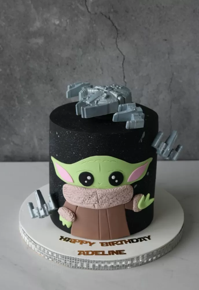 Baby Yoda Star Wars Cake