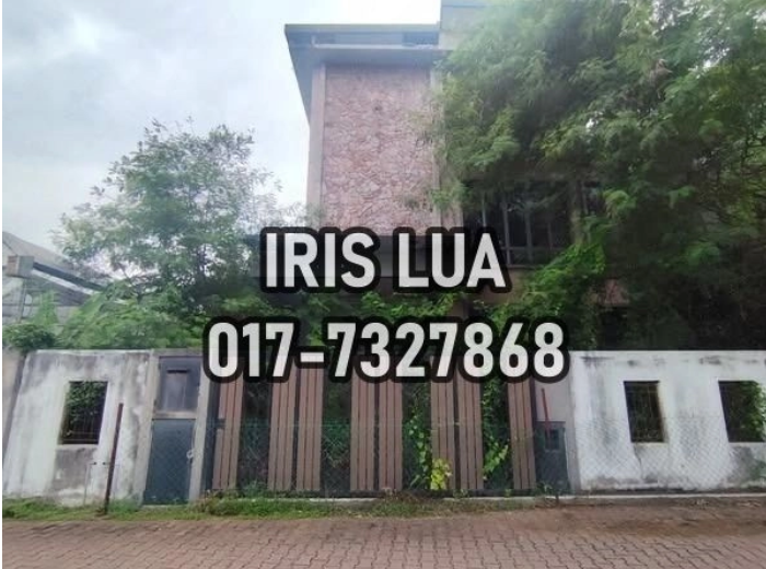 Country Heights @Triple Storey Detached House With A Lift Bank Lelong/Auction