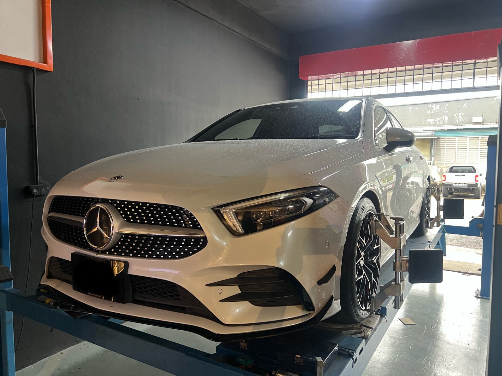 Mercedes A180 3D Alignment (specialist)