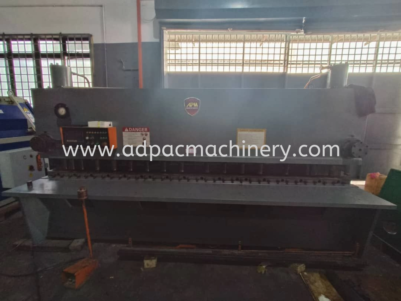 Used Hydraulic Shearing Machine / Cutting Machine 