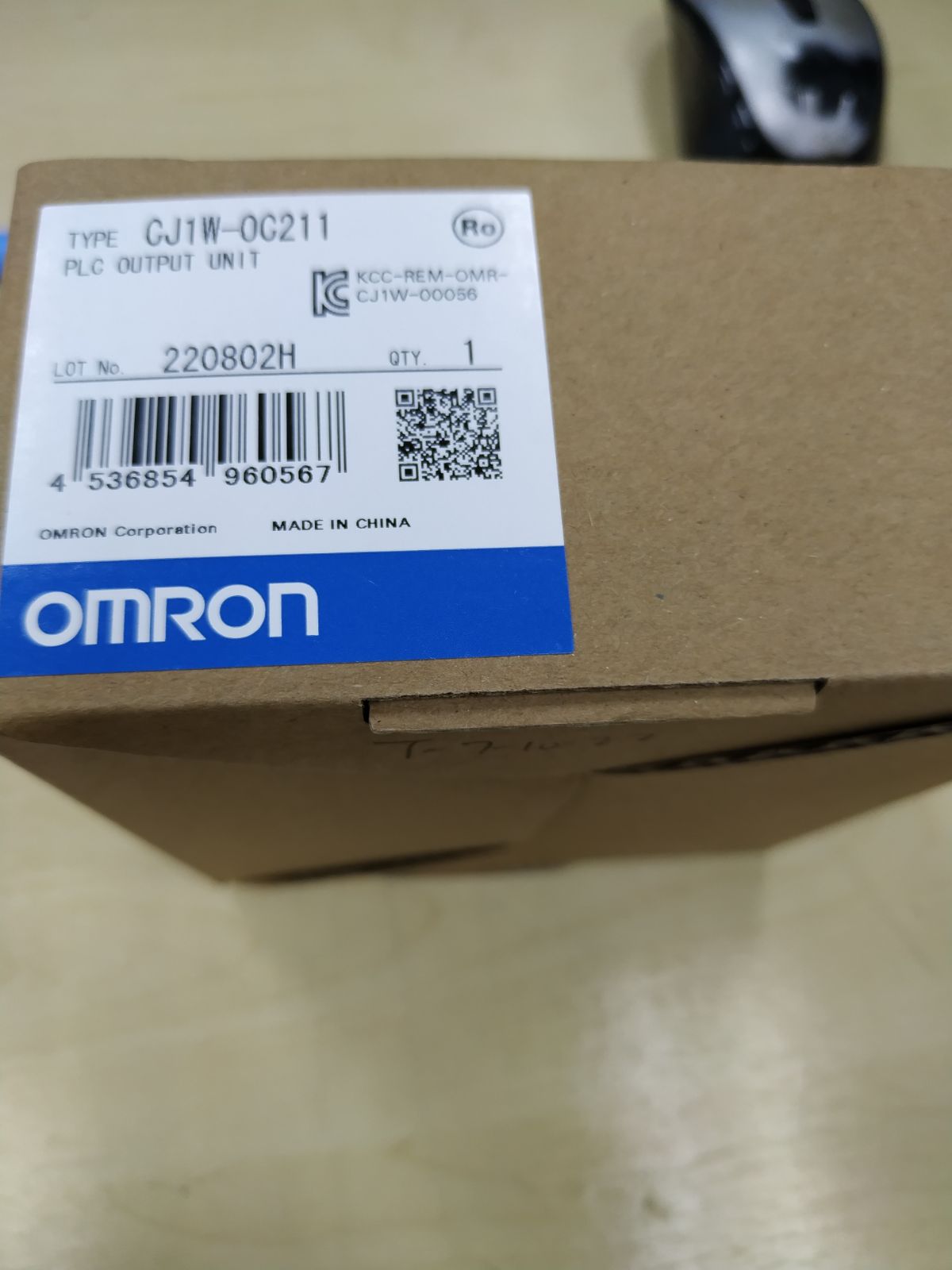 Omron Automation CJ1W-OC211 PLC Expansion Module | 16 Relay Outputs, 250VAC/24VDC, 2A, CJ1W Series