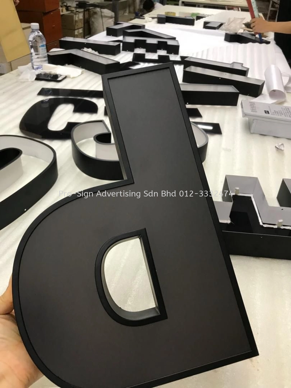 3D DAY BLACK NIGHT WHITE DUAL COLOR LED SIGNAGE