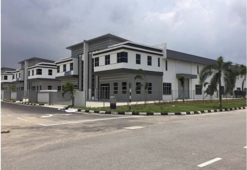 Perindustrian Desa Cemerlang,Ulu Tiram @Semi-D factory FOR SALE