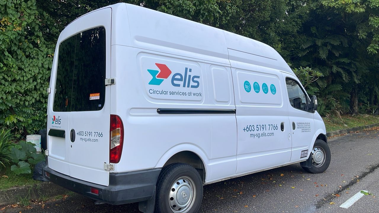 ELIS_ELIS Van Sticker Design & Printing Service JB Malaysia | Custom Lorry Van Sticker Installation