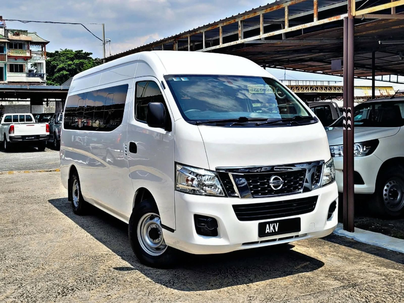 2017 NISSAN URVAN NV350 S/LONG  H/ROOF 1 OWN