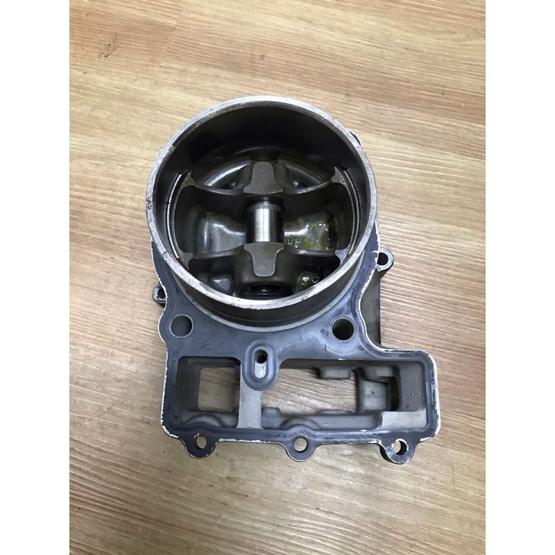 Suzuki DL1000 V-Strom REAR Cylinder Engine & Piston 2012