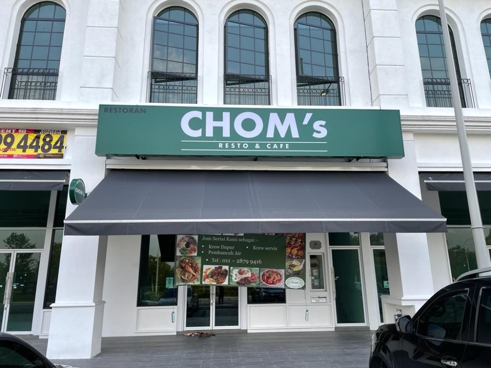 Chom's Resto & Cafe