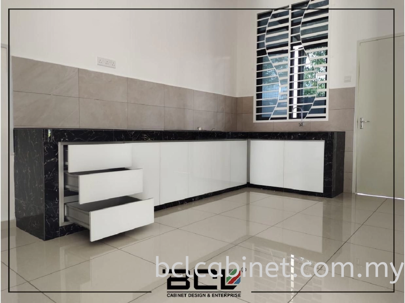 4G Kitchen Cabinet