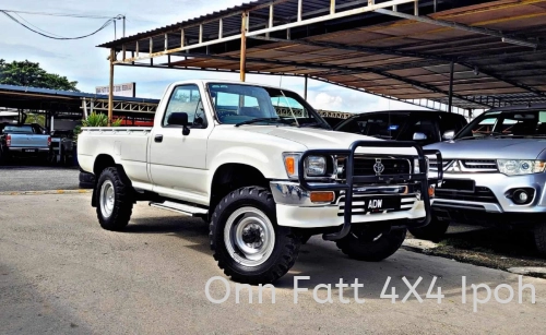 TOYOTA HILUX SINGLE CAB 2.8 (M) 1999