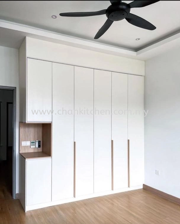 SWING DOOR WARDROBE 