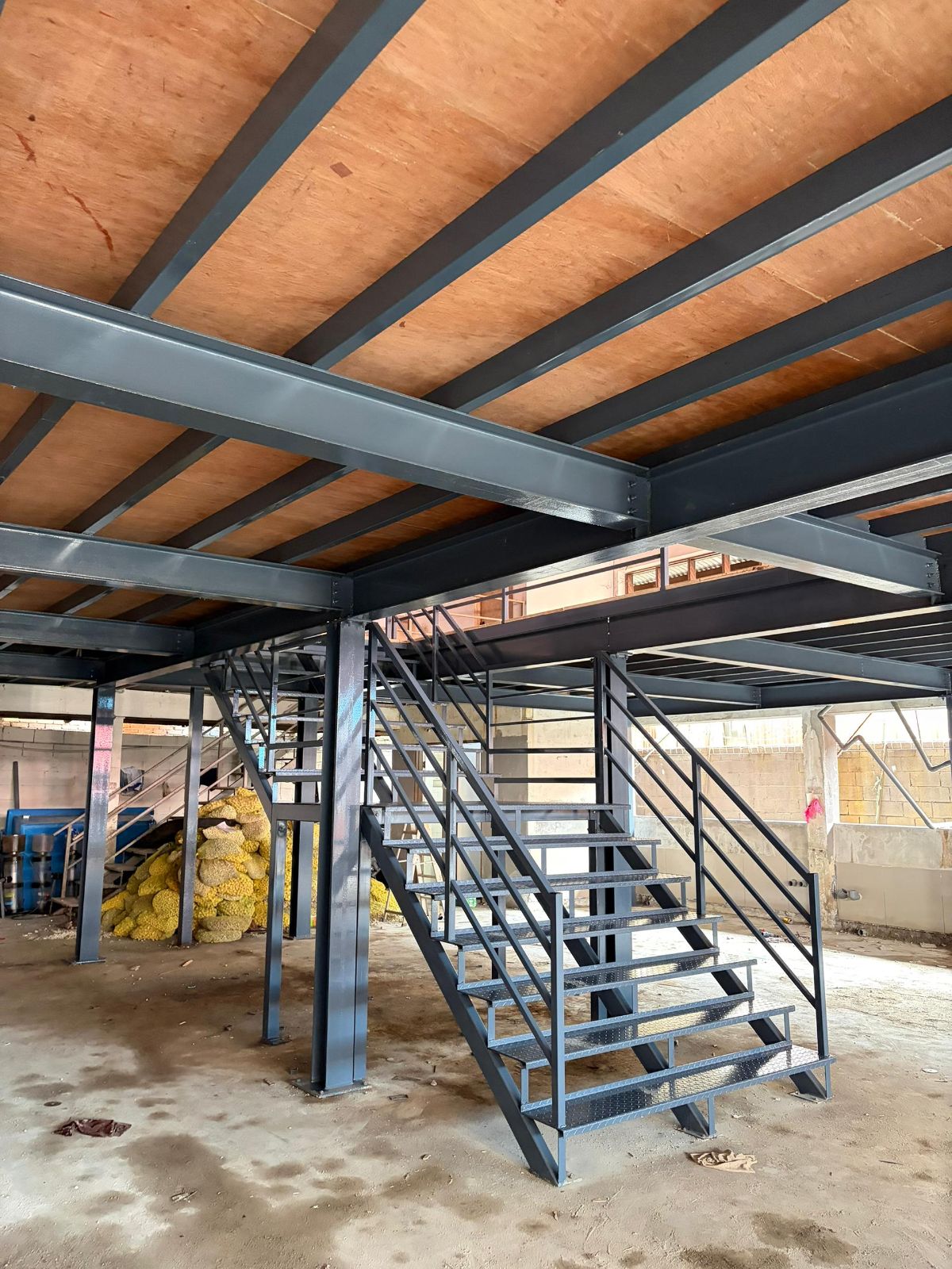 Custom Steel Mezzanine Floor & Industrial Steel Platform System for Warehouse Storage